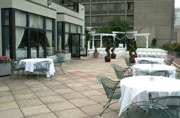 Embassy Suites Cleveland - Downtown Exterior foto
